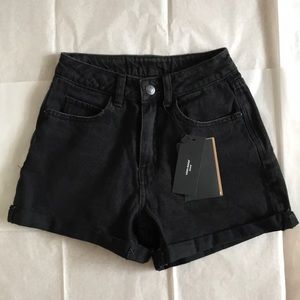 Vero Moda Black Denim Mom Shorts XS Petite NWT